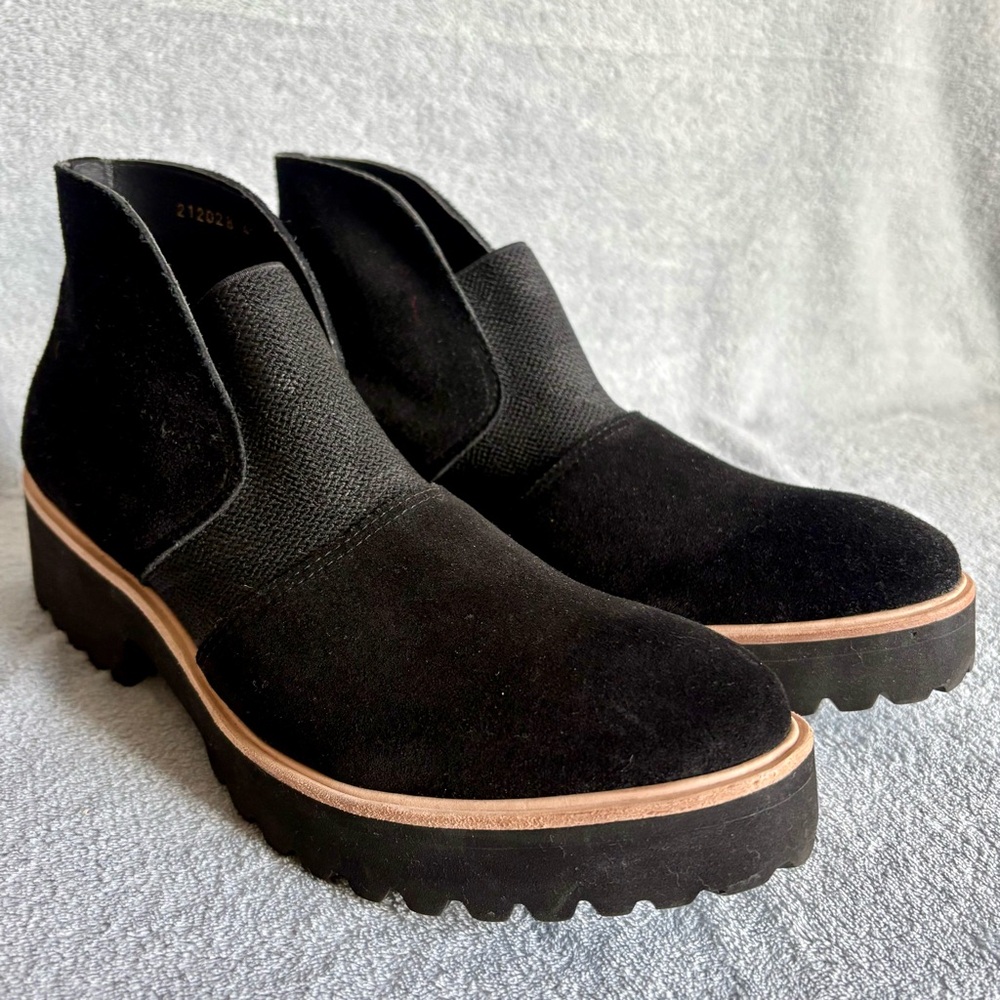All Black Suede Lug Sole‎ Ankle Boots